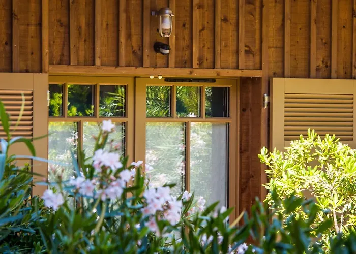 Отель La Guitoune 4*